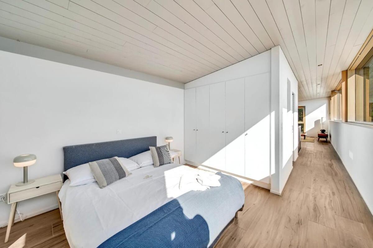 Vila Rose In The Center Of By Guestlee *