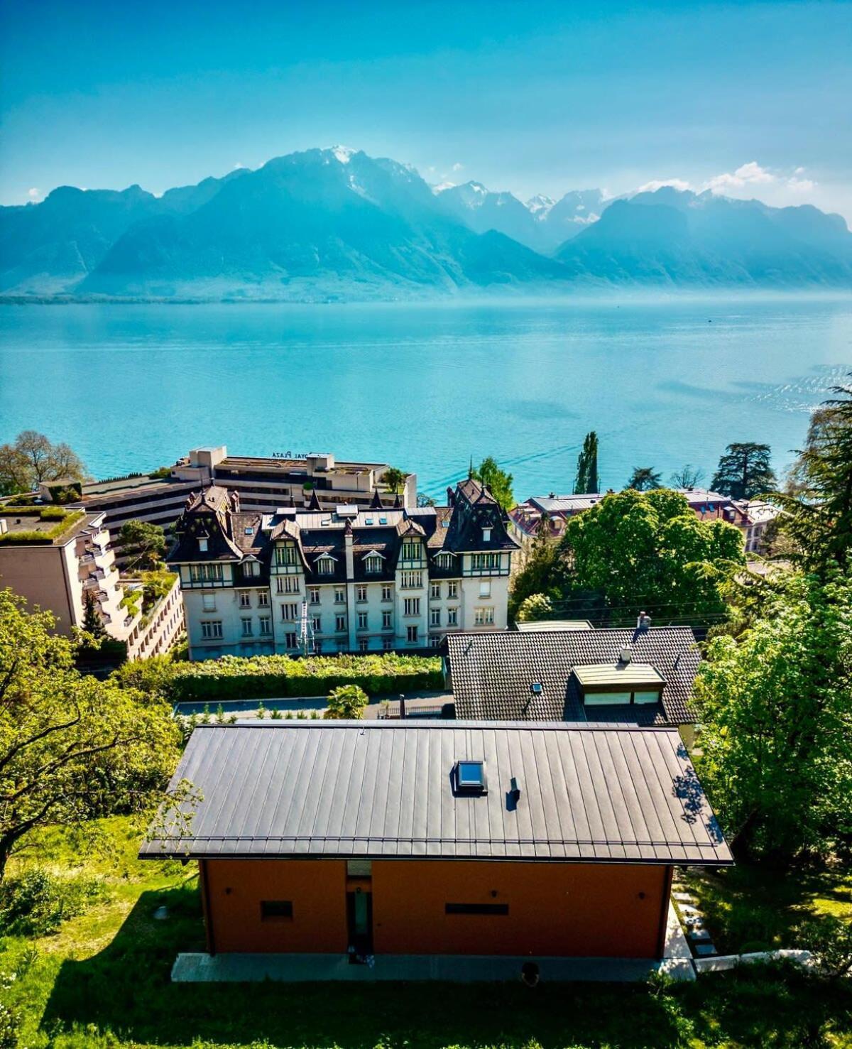 Vila Rose In The Center Of By Guestlee *